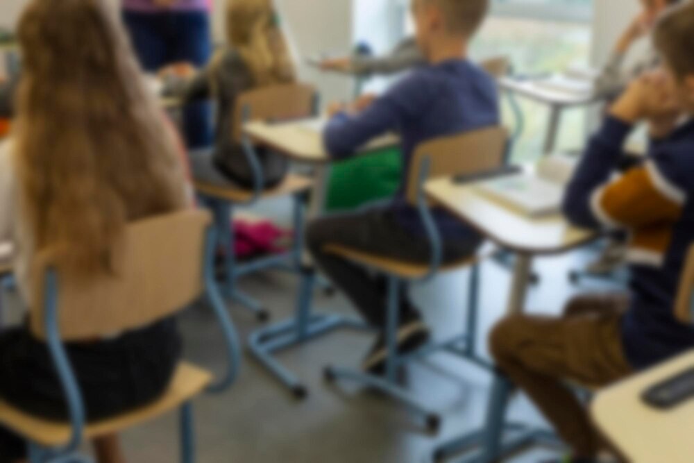 Młodzi policjanci edukują uczniów o odpowiedzialności prawnej i bezpieczeństwie
